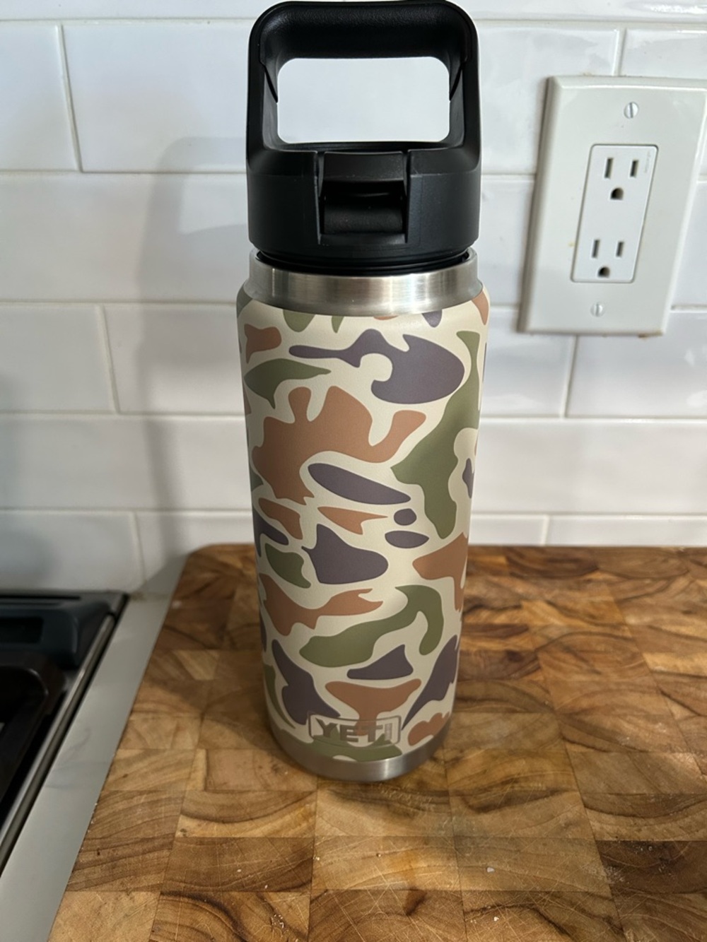 Yeti Camo 26 oz Duck Camo retired limited edition Insulated Bottle  Flip Straw